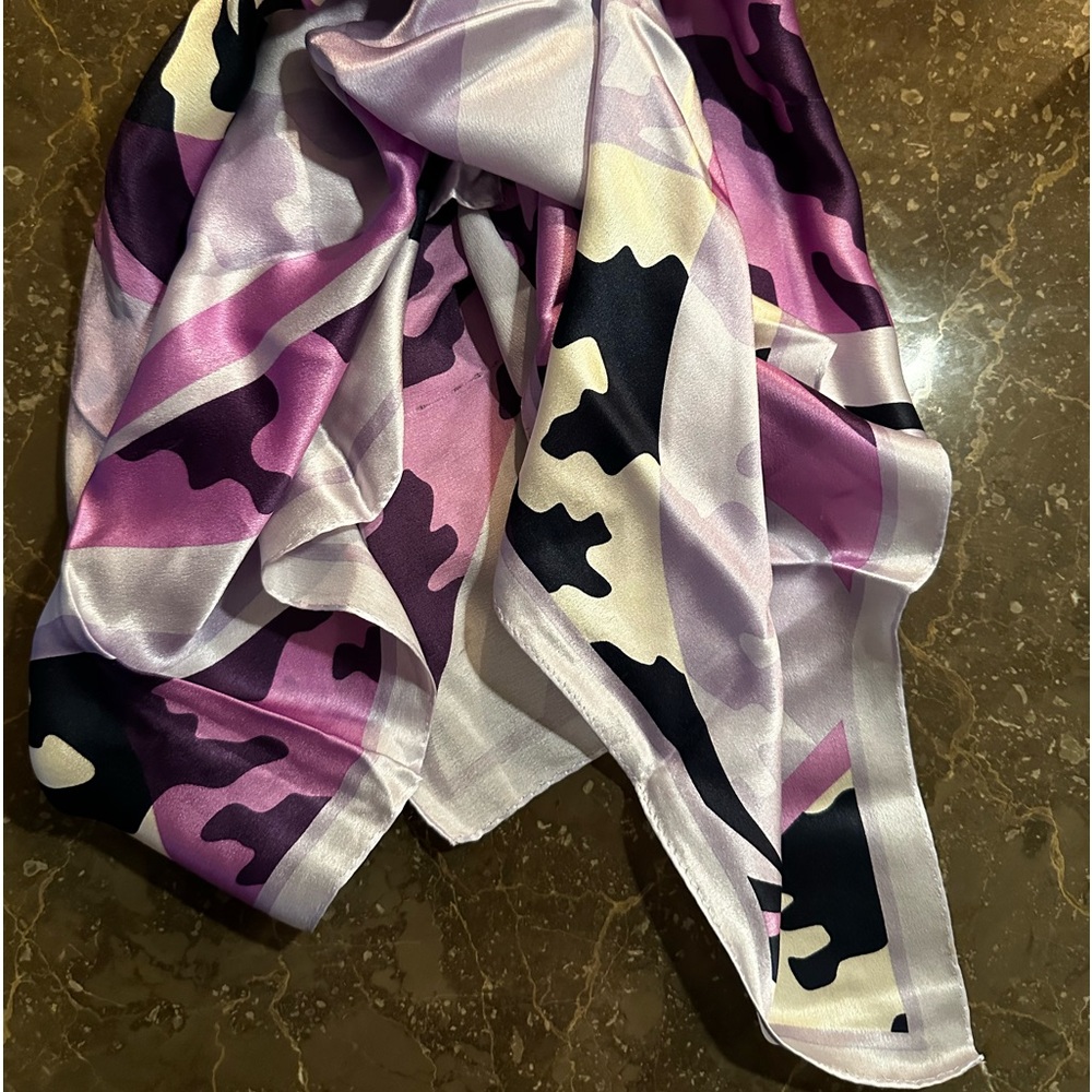 Anna Klein scarf  100% silk